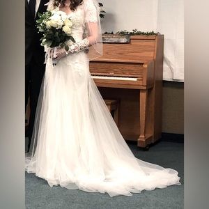 White by Vera Wang Wedding Dress with Overlay